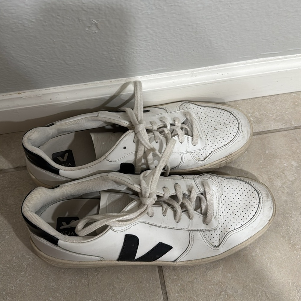 Men’s Veja V-10 sneaker - Picture 5 of 7